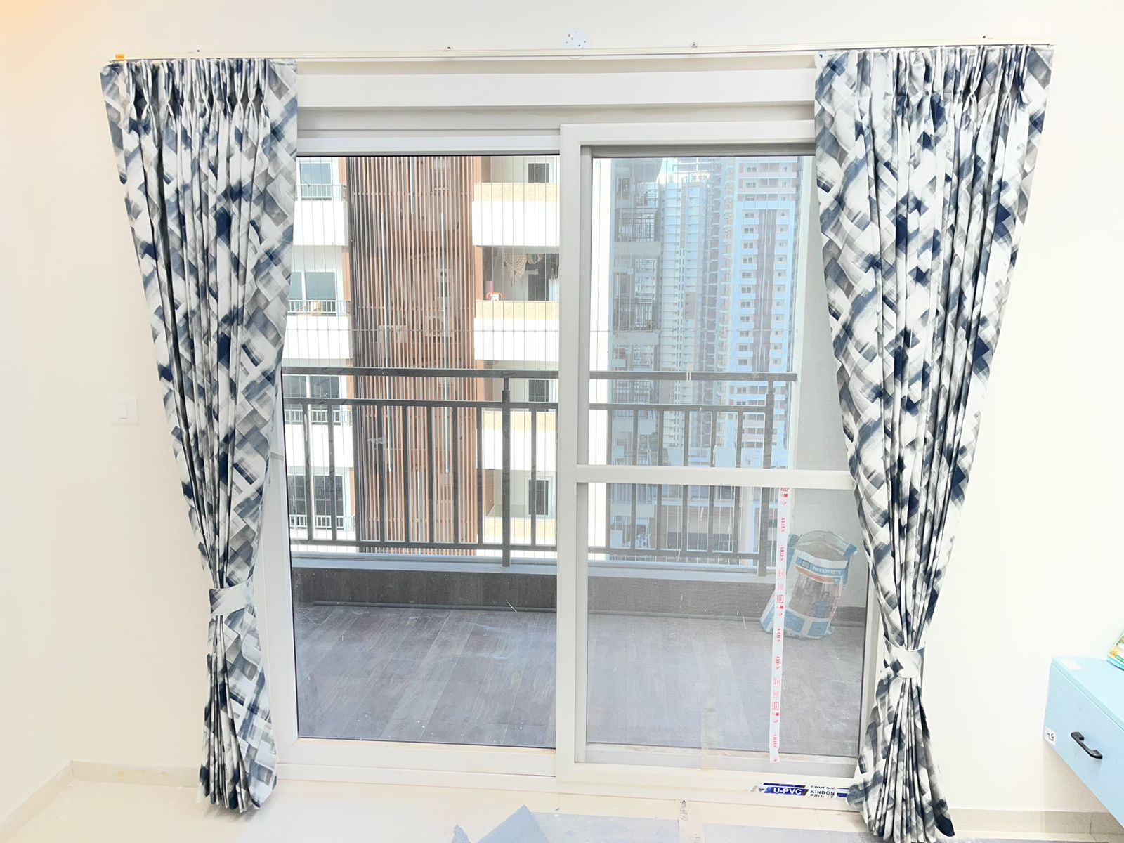 Curtains, Blinds & Wallpaper completed by Fixmate